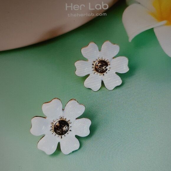 New Her Lab Rose Flower Acrylic Stud Earrings New With Tags - Picture 6 of 6